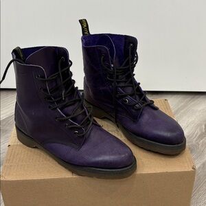 Vintage Dr Martens Made in England Pointed Toe Purple Lace Up Boots W US9 W UK7